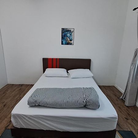 1201 Apartment Ladang Tok Pelam Tepipantaibatuburuk กัวลาตรังกานู ภายนอก รูปภาพ